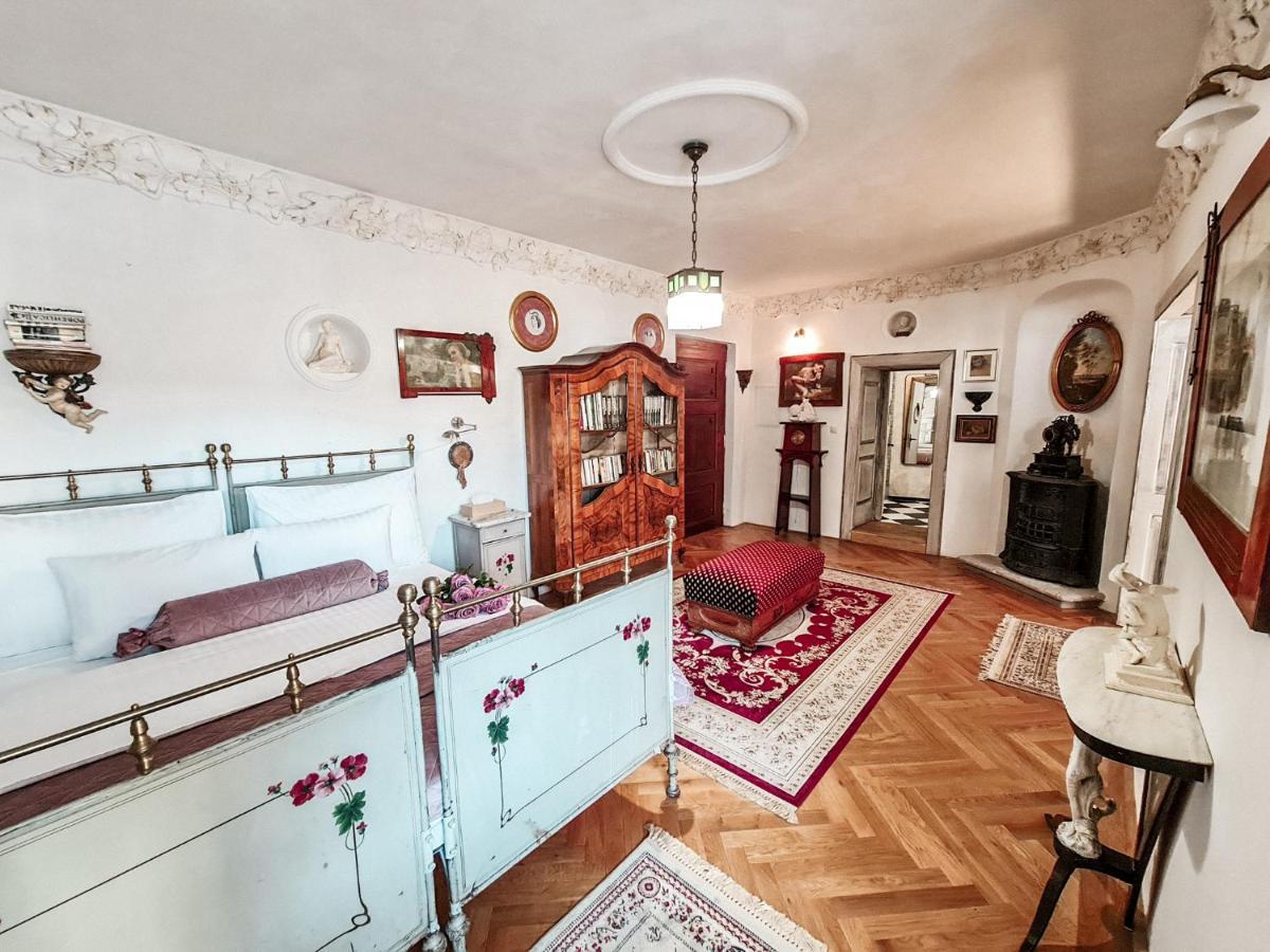 Divna Pani Luxury Gallery Rooms Banska Stiavnica Exterior photo